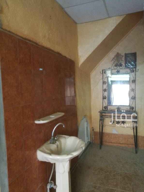 1647525 للبيع بيت في الثليثية
دورين
صك حر
خلف مخبز بيان
حي هادئ وفيه كل الخدمات
السعر مناسب و البيع سمح