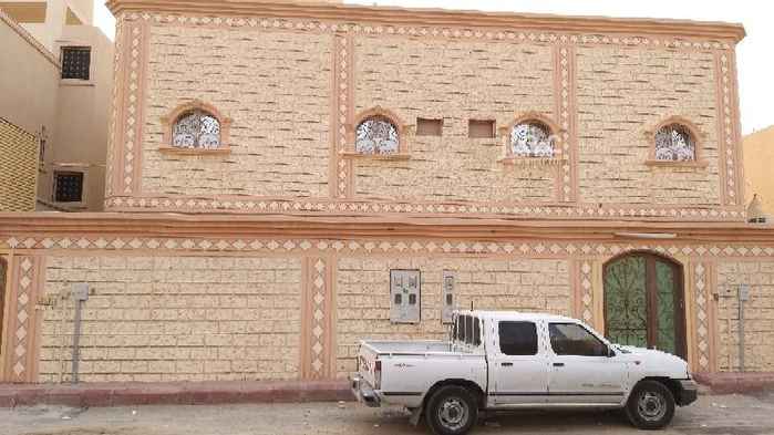 1585073 شقه بدور الاول مكونه من ٥غرف ودورتين مياه ومطبخ
