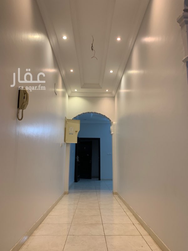 1682653 شقة للايجار مكونه من 3 غرف وصاله وحمامين ومطبخ الدور الارضي مرتفع مواقف عداد مستقل بجوار جامع وقريبه من الخدمات