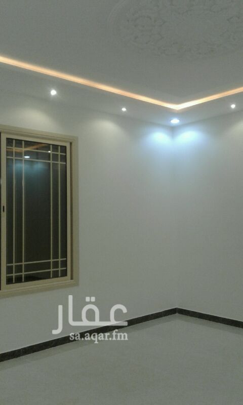 1207313 دور ارضي جديد . 6وصالة. . مشب . غرفة سائق .. شارع 18 شمالية علي مرفق