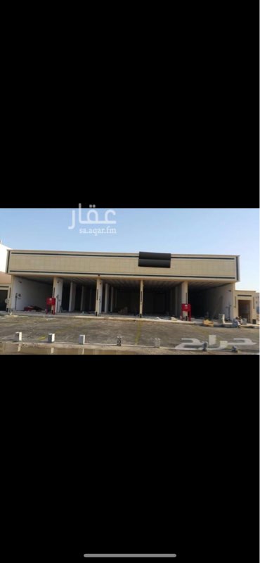 1548856 للبيع " محلات تجاريه "
يتبعها حوش خلفي وغرف عزاب بالسطح
بحي عكاظ جنوب الرياض.
عدد المحلات : ٥ محلات " بمساحه كبيره "
عدد الغرف : ٦ غرف
تقع على شارع تجاري رئيسي وحيوي جدا في الحي
عرض الشارع : 36م
وينفذ على طريق ديراب " طريق الحجاز " 100م
- مؤجر محلين و ٥ غرف -
على السوم