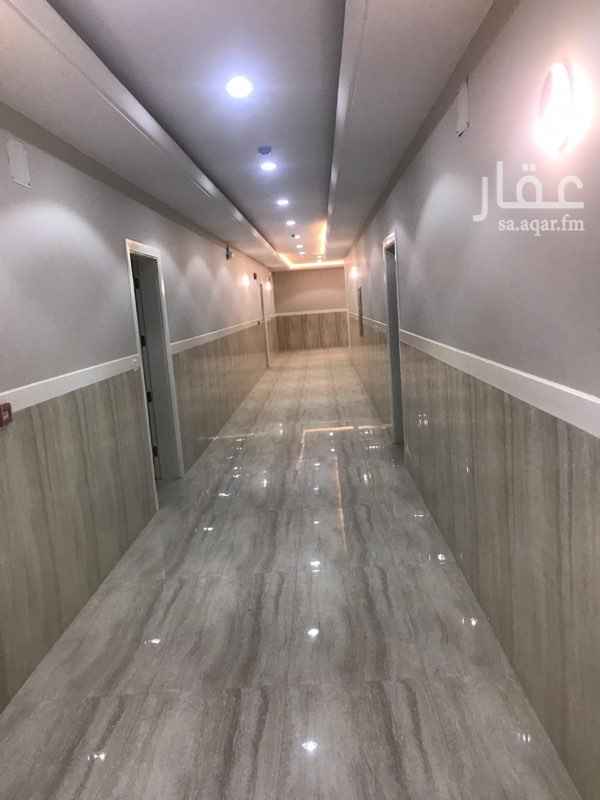 1735700 شقق عوائل للايجار غير مفروشة باسعار مناسبة "قابلة للتفاوض " تشطيب فاخر نظام شقق فندقية😍
تتكون من : ٢ غرف و صالة و حمامين.
وتتكون من : ١ غرفه وصالة وحمام.
موقعها : الحزم- الرياض.
المميزات: يوجد بها باركينج سيارات بالقبو - ومصعد - سخان لكل حمام - مخرج طوارئ.