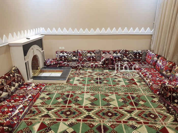 1642478 مسطح اخضر وجلسات خارجيه كنب وفرشات ملس خارجى صالة بها مطلخ امريكى كامل وغرفه نوم و 3 دورات مياه و 3 تليفزيون شاليهات جديده