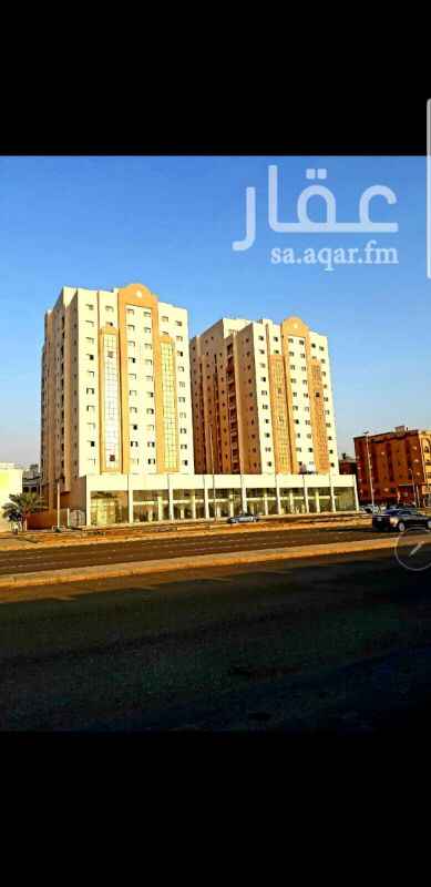 1400361 *( عرض مميز جدا جدا )*
برجان على مساحة ارض 5520م جديده على شارع المكرونه عمرها خمس سنوات.
*الموقع مميز على 3 شوارع شرقي وجنوبي وغربي على شارع المكرونة
المواصفات
-البرج الواحد مكون من اثنى عشر دور وعدد اثنين فيلا
-بدروم مواقف على كامل مسطح البناء بسعه اجماليه ثلاثمائه موقف سياره
-يوجد في كل برج اربع مصاعد يتدرج من البدروم الى الدور الثاني عشر
- يوجد في كل برج عدد اربع معارض وميزانين
-يوجد دور قاعة مناسبات وافراح ومصلى لعشره أدوار متكررة
- مطلوب ٨٥مليون تفاصيل أكثر تواصلوا
٠٥٥٧٣٦٥٥٥١