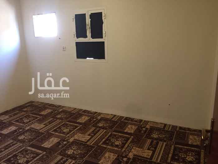 1753306 شقه عزاب ثلاث غرف وحمام ومطبخ غير مفروشه مجدده ب١٧٠٠ ريال شهري ١٨٠٠٠ سنوي بشارع الحكم المستنصر حي الخليج الرياض للمفاهمه واتس اب ٠٥٥٧٤١١٥٤٩