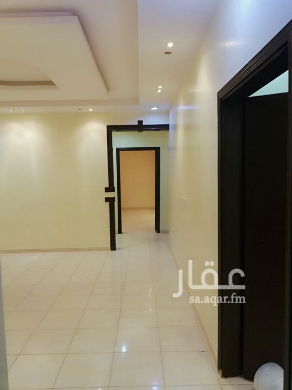 1349091 دور علوى مساحو360م شارع 30جنوبى
يتكون من 4غرف نوم منهم غرفه ماستر ومجلس ومقلط وصاله
قريب من الخدمات