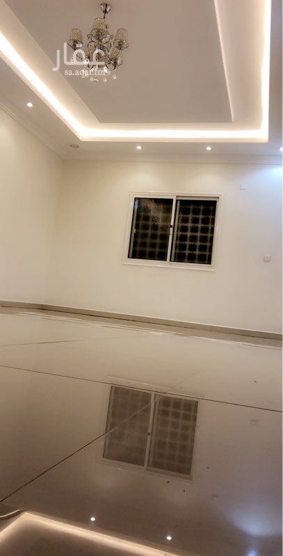 1625660 شقة دور ثاني كبيرة مدخلين نساء ورجال
غرفة نوم رئيسية مع حمامها 4*4
غرفتين نوم اخرى 4*4
صالة ومقلط للرجال 5*4
مجلس حريم 5*4
ومجلس رجال 6*4
لتواصل / 0557500614