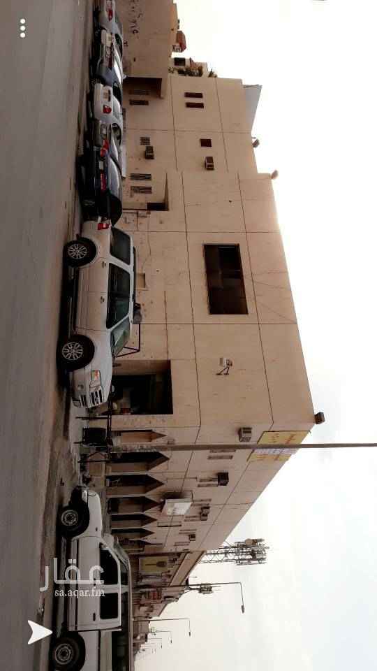 1764986 عمارة تجارية للبيع المساحة ٩٣٥م
زاوية شارع ٦٠ شرقي ٢٠ جنوب
يوجد شقق مؤجرة عزاب + ٦ فتحات
موقع ممتاز + دخل سنوي ممتاز
تواصل 0557550206