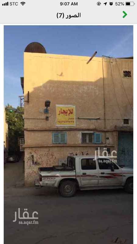 1458275 بيت مسلح زاوية دورين مفصولين ظهير شارع تجاري قريب من المسجد وجميع الخدمات وقريب للشارع الرئيسي.. كل دور مفصول لحاله الدور الارضي مؤجر حالياً بـ٩ الاف ريال والدور الاول فاضي منذ شهر.. البيع من المالك مباشرة
