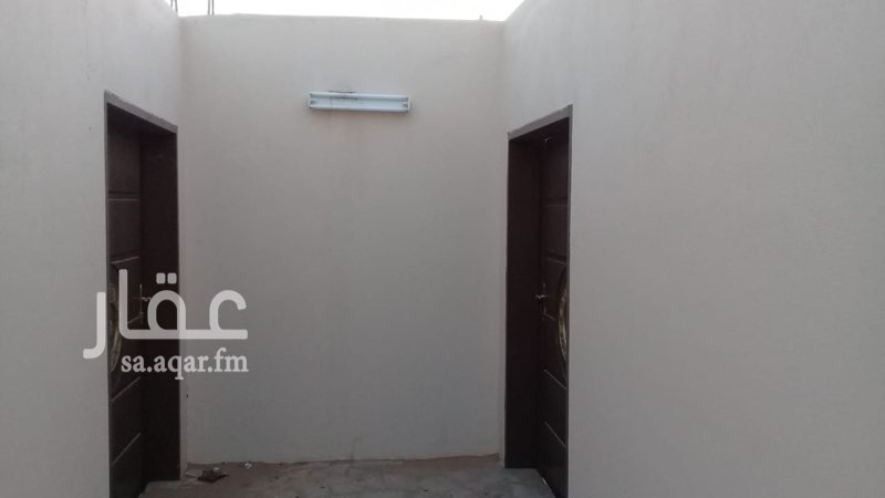 1125577 استراحات صغيرة 160متر كل استراحه فيها غرفة 3×5
غرفه 5×7
مطبخ وحمام وبعضها فيها مدخل سياره
موقعها في بنبان امتداد طريق ابوبكر الصديق
