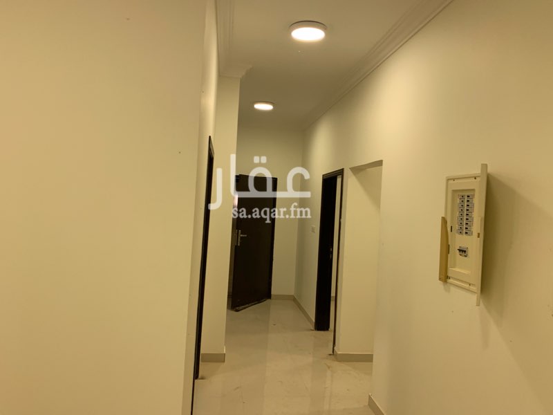 1501101 شقه للايجار بحي العارض شمال الرياض غرب طريق الملك عبدالعزيز جنوب القوات فيها صاله وغرفتين نوم ومطبخ راكب وسطح صغير خاص ايجار سنوي 14000قابل للتفاوض علما بأن الكهرب مشترك مع الشقه اللي جنبها #مؤسسة_واجهة_بيتي_للعقارات ج/0557622192ج0568137573