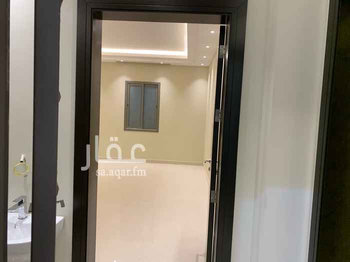 1579789 شقه للايجار بحي قمراء 9 شرق ابوبكر فيها مجلس وصاله ومطبخ يفتح على الصاله وغرفتين نوم وفيها ثلاث مكيفات سبيليت ايجار سنوي 20000قابل للتفاوض #مؤسسة_واجهة_بيتي_للعقارات ج/0557622192-0568137573
