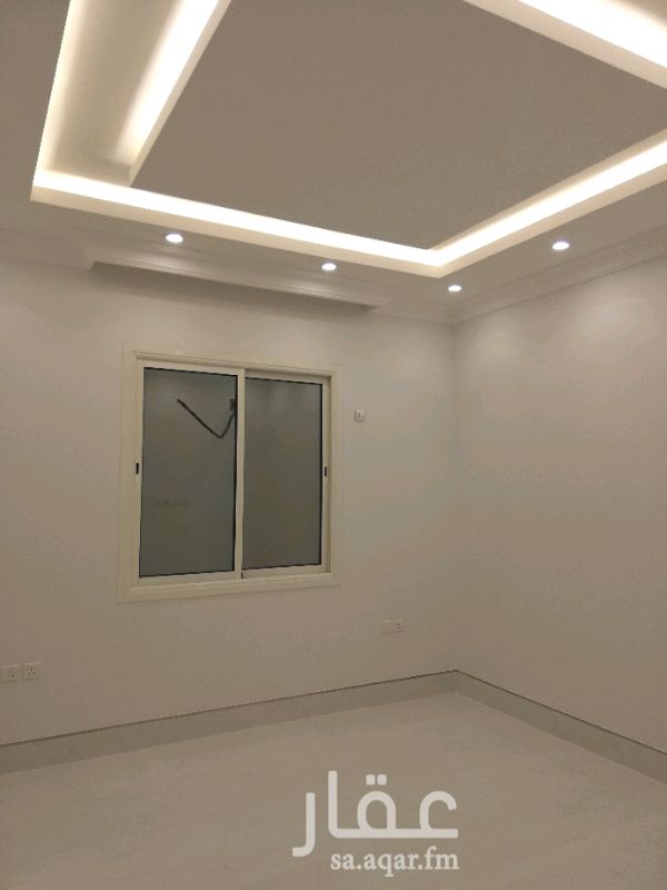 1118463 للبيع فيلا شمال الملك سلمان حي القمرا7 درج صاله مع شقتين شارع15جنوبي
حساحه600
مكونات الفيلا تحت استقبال مدخل سياره غرفه سائق ملحق فوق4غرف نوم
السطح غرف شغاله وغرف غسيل
الشقق كل شقه 3غرف وصاله
الفيلا شغل شخصي وتكيفات مركزي
الموقع غير دقيق
الفيلا عليها صندوق عقاري500الف