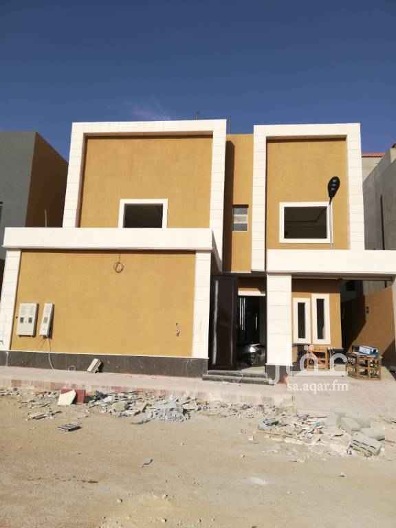 1755013 للبيع فيلا دور و٣شقق مساحه ٤٥٠م شارع ٢٠غربي مكونات الفيلا مدخل سياره غرفه سائق ملحق ٣غرف نوم ومجلس وصاله ومقلط
الشقق كل شقه 3غرف وصاله السعر مليون ٨٥٠ريال ان شاء الله