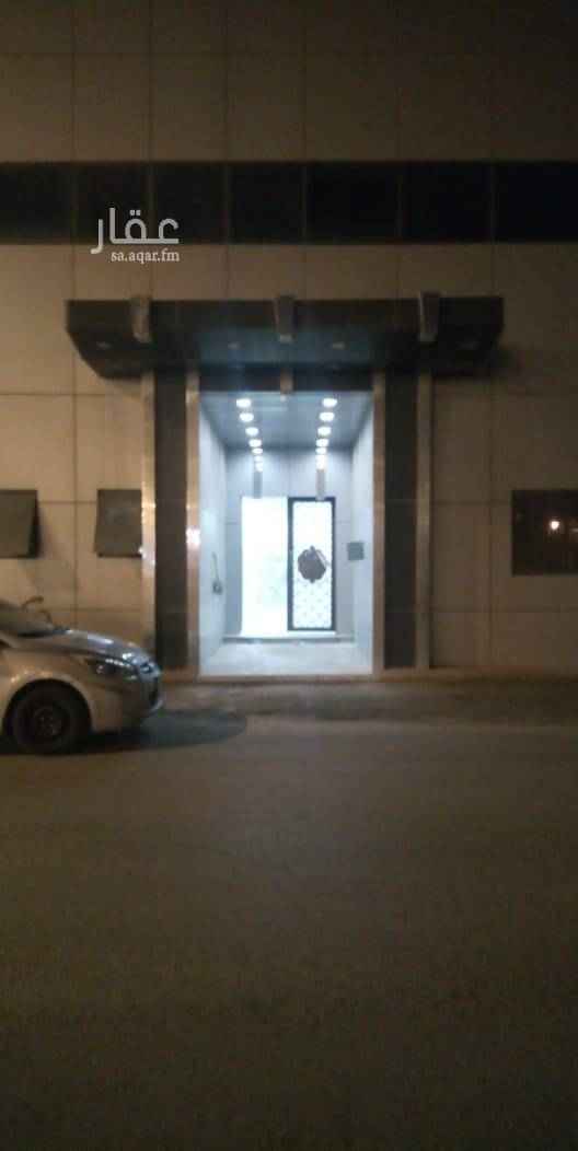 1423802 حي النرجس مخرج ٧ طريق عثمان بن عفان جنوب دوار انس بن مالك
للايجار عماره 7 شقق
منها عدد ٥ شقق من غرفتين وصاله ومطبخ َودورتين مياه
وعدد ٢ شقة من ٣ غرف وصاله جديدة بدون مطبخ ومكيفات
المالك يطلب عقد واحد ويفضل عوايل او عزاب موظفين
لكن مايكونون عماله