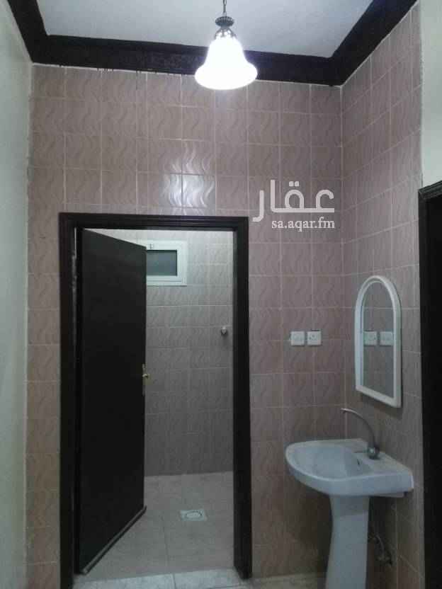 1746581 شقه كبيرة
صاله كبيرة
مجلس كبير
وثلاث غرف نوم
والبيت كله عوازل يعني فاتورة الكهرباء تجي ماهي واجد
على نفس شارع الميناء الحي هادي