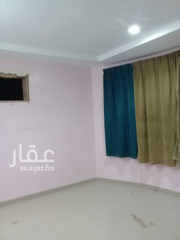 1522495 شقه مستخدمه نظيفه .غرفتين نوم +صاله+مطبخ+مجلس .للإيجار شهري. دور اول كهرباء مستقل مويا واصل .الموقع مخطط سحاب ٠
للتواصل 0537074045