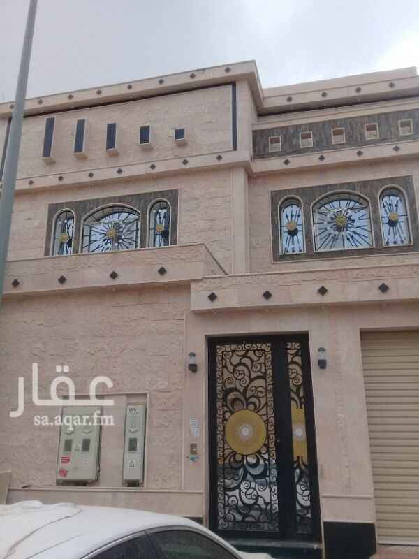 1536161 فلة درج صالة الدور الارضي .مشب+مدخل سيارة+مجلس+مقلط+صاله +مجلس نساء+غرفه كبار السن .الدور العلوي .٣غرف نوم مع دورتين مياه .الدور الثالث .غرفة خدامة مع السطح..للإيجار سنوي .حي نواف
للتواصل .0537074045