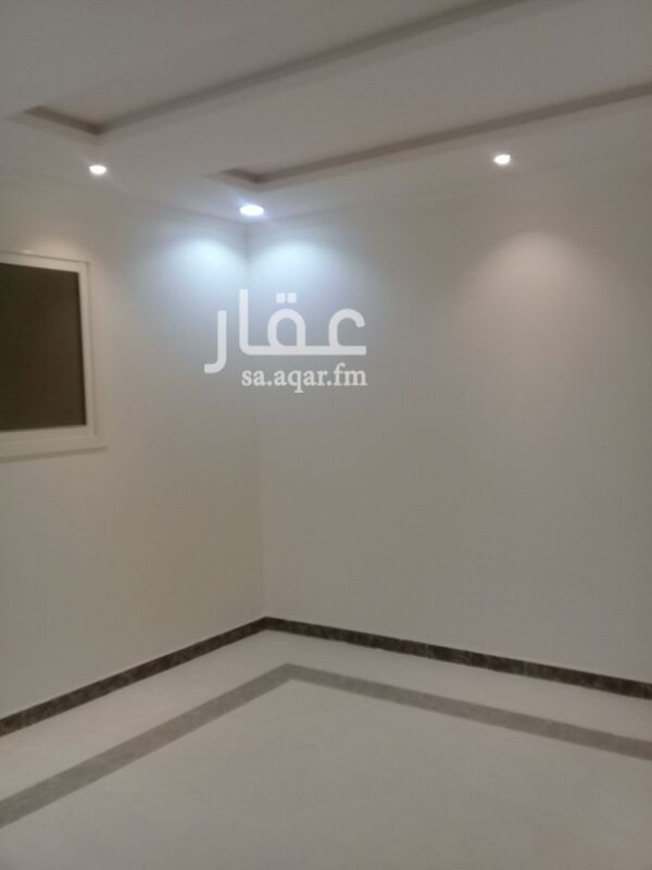 1546920 شقة جديدة .غرفتين نوم+صالة +مطبخ+مجلس ...مدخل خاص مع السطح .كهرباء مستقل الماء وايت الموقع . مخطط نواف ...للتواصل
0537074045