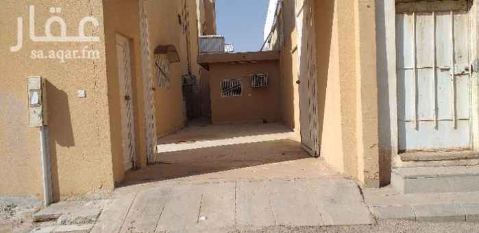 1328302 فيلا مفصوله مع امكانيه وجود شقه في السطح مع وجود المطابخ والمكيف لجميع الغرف مركبه