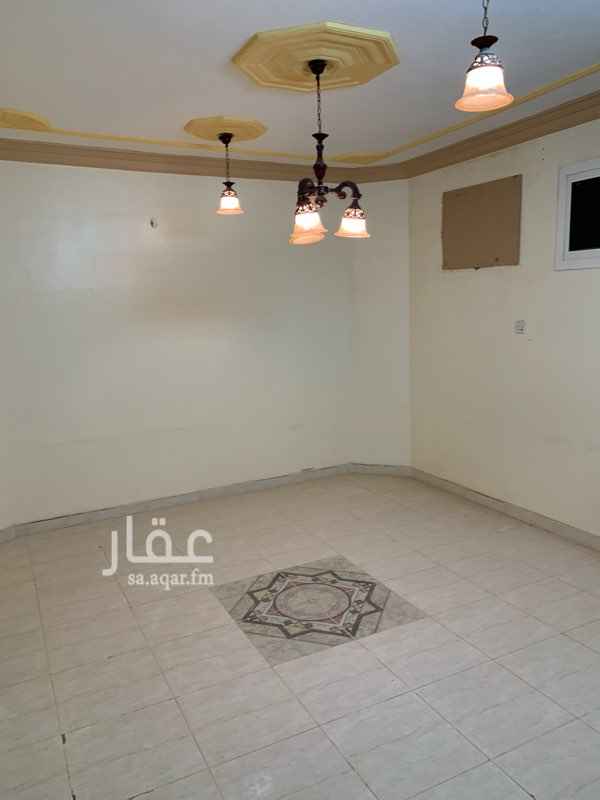 1691045 شقه للايجار بحى الخليج شارع ابن الهيثم
فى فله سكنيه دور ثالث بدون سطح ثلاث غرف وصاله
وعدد2دورات مياه ومطبخ بسعر 13الف على دفعتين