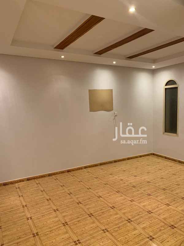 1699279 دورعلوى للايجار بحى الخليج شارع ابن الهيثم
مجلس ومقلط وعدد 3غرف نوم وصاله وعدد3دورات مياه
مطبخ راكب مدخلين نظيف ديكورات جبسيه عداد مستقل
بسعر 28الف دفعتين