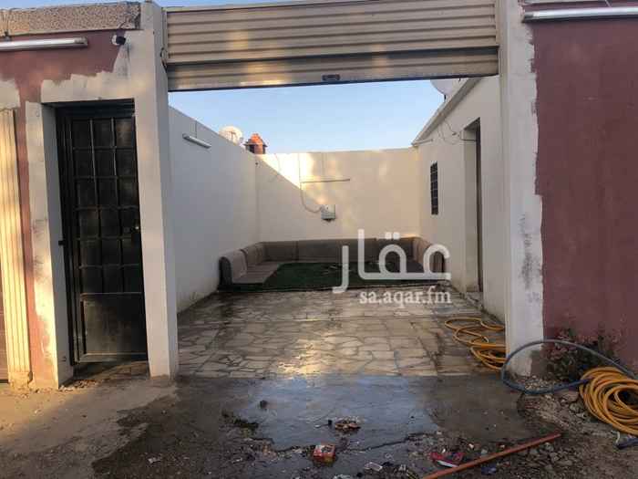 1426297 استراحه مكونه من غرفه 4في 6ومطبخ وحمام وحوش بسيط ومدخل سياره