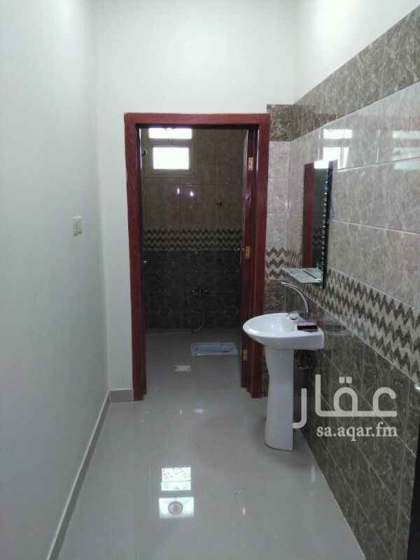 1291607 شقه عوائل للايجار 3 غرف وصاله ومطبخ وحمام كهرباء منفصل
ج /0557703649
0566468394