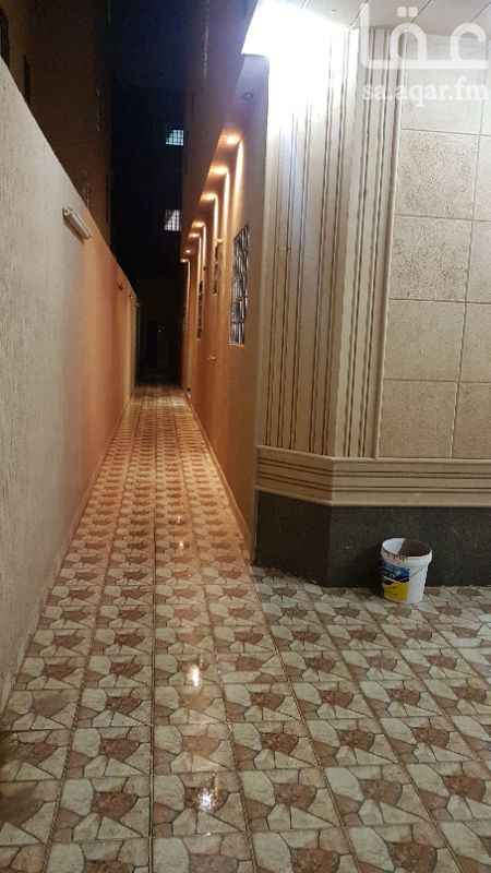 1409563 للايجار فلة بحي قرطبة
مساحتها 390 متر
الدور الاول:
مشب - بايكة - غرفة سائق - مجلس رجال - مقلط - صالة - مجلس نساء - غرفة ماستر بدورة مياة - مطبخ - 3 دورات مياة اعزكم الله - غرفة غسيل
الدور الثاني :
غرفة نوم رئيسية بدورة مياة جاكوزي - غرفتين نوم اطفال - دورة مياة
مجددة بالكامل دهانات كهرباء ...
بجوار المسجد - خلف اسواق العثيم بطريق الامام