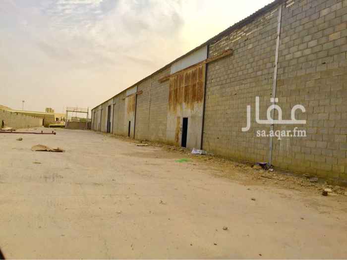 1373355 للايجار
مستودع واحد قرب مصنع الأسمنت مساحته الصافية
٤٢٠٠ م وله حوش مزفلت مساحته اكثر من ١٠٠٠ م هو حاليا تحت التجديد ليتناسب مع اشتراطات البلديه والدفاع المدني
معزول سقفه
وسائل السلامه خراطيم وحساس ومرشات
له مكتب واحد ودورة مياه
له (٦) بوابات كبار تفتح على الحوش