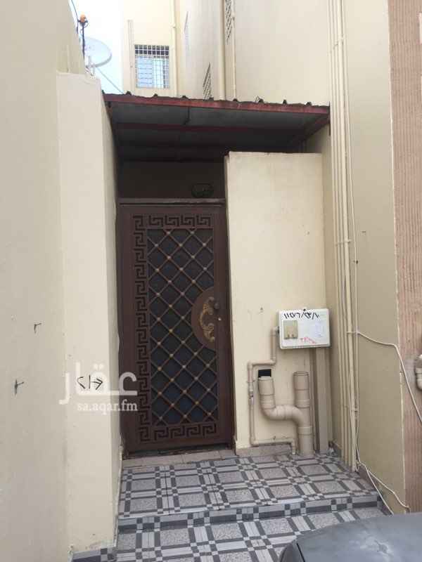 1564951 غرفه ( سائق ) صغيره ودورة مياه ومكان صغير ينفع يكون مطبخ
الموقع
حي البصره مقابل مركز الرعاية الصحيه الجديد وسط ابها من جهة الشرق
الايجار شامل الكهرب والماء