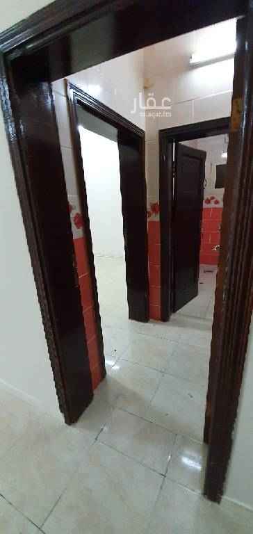 1713670 شقه بالدور الثاني تتكون من :
4 غرف.
صاله.
مطبخ كبير مع مستودع.
3 دورات مياه.
*دفعه واحده او دفعتين *
** للعوائل بدون أطفال **