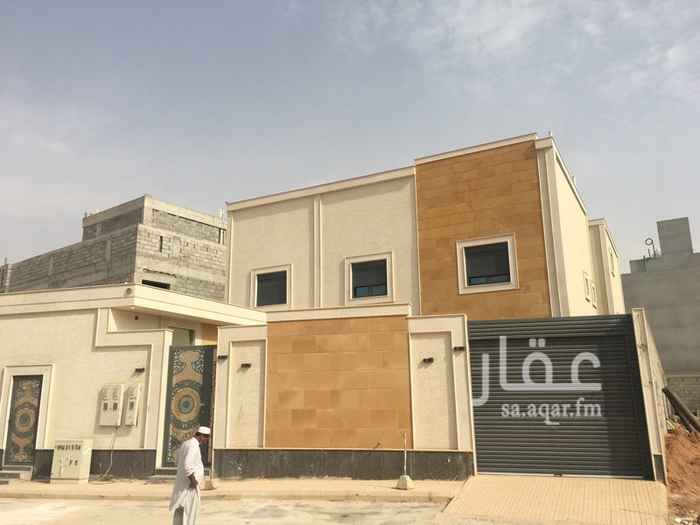 1585015 للبيع فيلا راقيه حى حطين ( رياض الخزامى )
درج فى الصاله مع شقتين
مسبح / مصعد / ملحق خارجى / بناء شخصى
حوش كبير
المساحه : 691 م
تتكون من :
الدور الارضى••• : ملحق خارجى حوش كبير مجلس ، مقلط ، صاله مجلس نساء
---
الدور العلوى : 5 غرف نوم وصاله
---
السطح : غرفه شغاله
الشقق : 3 غرف وصاله
مميزات الفيلا :
* موقع قريب من الطرق الرئسيه
* قريب من الخدمات العامه والخاصه
* تقع فى حى من ضمن ارقى احياء الشمال
الفيلا مع المالك مباشر