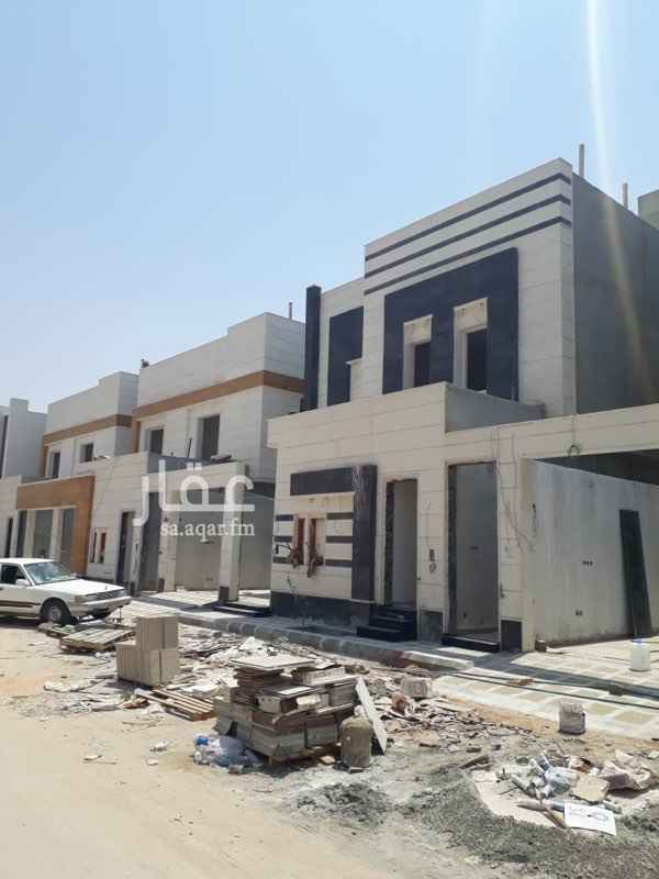 1703961 مجموعة فلل في حي قرطبه مساحتها 360م شارع 15 شمالي
درج داخلي شقتين