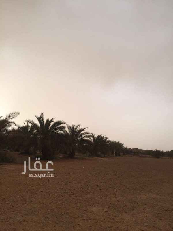 1587906 يوجد لدينا مزرعة للبيع تقع في دقلة على طريق السريع (سدير - القصيم )
تبعد عن الرياض ٦٠ كلم
المساحة : ٥٠٠٠٠ الف متر مربع / عليها صك تقع على شارعين (٥٠م) جنوبي شرق
لايوجد اي منازعات او مشاكل
المميزات :
١- مسورة بحديد
٢- متوفر فيها الكهرباء
٣- يوجد فيها (بير) وغطاس وماء وفير
٤- مجهزة بشبكة ماء زراعية كاملة
٥- يوجد فيها اكثر من ٢٥٠ نخلة مختلفة الانواع
٦- يوجد فيها حظائر للمواشي
٧- متوفر فيها اقفاص طيور ودجاج
* فرق السوم يبيع ان شاءالله .. مباشر من الوكيل
الموقع غير دقيق يرجى التواصل