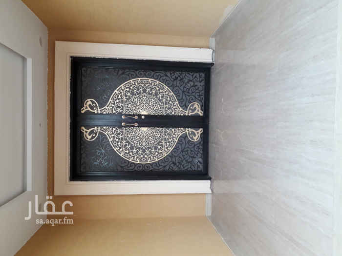 1717811 السلام عليكم بنسبه محتوا الشقق ٢ غرفة نوم ١مجلس ٢دورة مياه صالة جلوس مطبخ
يوجد مصعد مواضفات عاليه
غاز مركزي
٦ محلات تجاريه