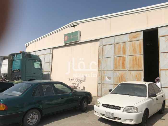 1419329 المستودع يوجد به مدخلين ويوجد مكتبين ودوره مياه والفير سيستم وجميع انظمة الامن والسلامة