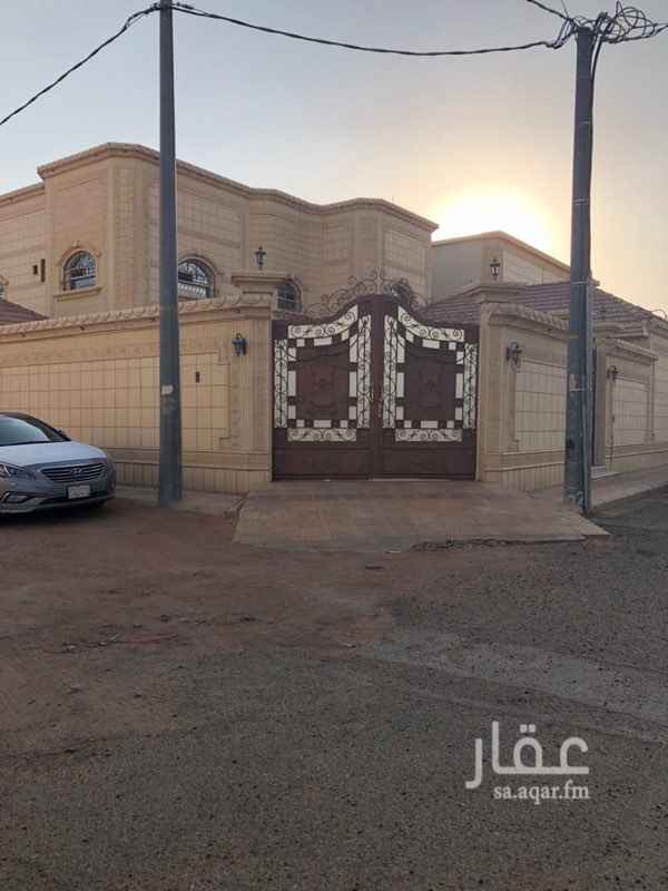 1748651 💰للبيع💰
ڤيلا دور و شقتين
المساحة : ٨٠٠م
حرة
الدور الاول يتكون من:مجلس رجال خارجي +مشب+مقلط+دورة مياة +مستودع
مجلس نساء كبير+صالة جانبية واسعة +اربع غرف نوم +٣دورات مياة+مطبخ+مستودع +حوش لرجال١٣*١٢+حوش لنساء ٨ في ٢٠
الشقق: كل شقه غرفتين ومجلس ومطبخ ٢ حمام وحده من الشقق فيه سطح
والمدخل مشترك
الحي : الخزامى
البيت عمره ٨سنوات بناء شخصي
السباكه الماني اصلي
الكهرباء الترا
الصبغ جوتن والجزيره
البيت على شارع٢٠ شمال و١٥ شرق
سيم ب مليون و ٣٠٠
🏫 مكتب الضمادي للعقارات
📱 0558071155