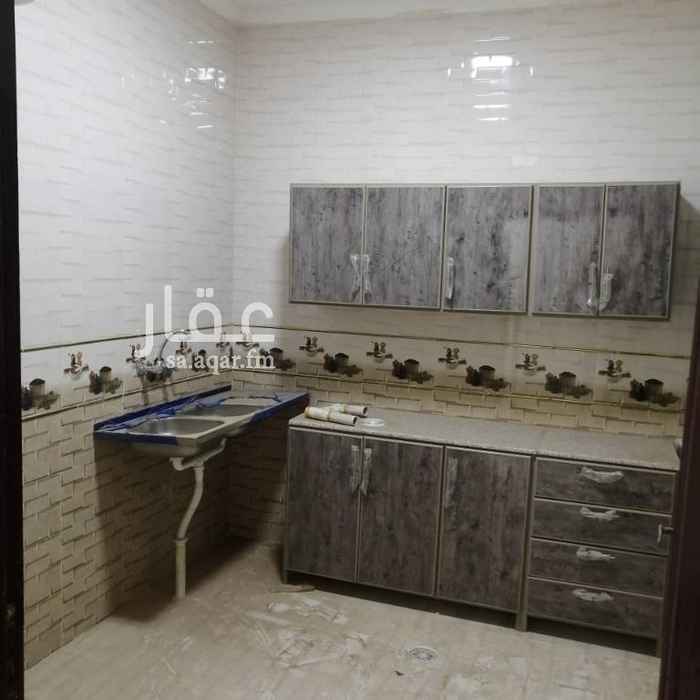 1747693 شقق للإيجار عوايل حي الأندلس على شارع الأمير بندر ثلاث غرف بدون صاله مطبخ راكب جديد
السعر ١٥٠٠٠ مع المويا