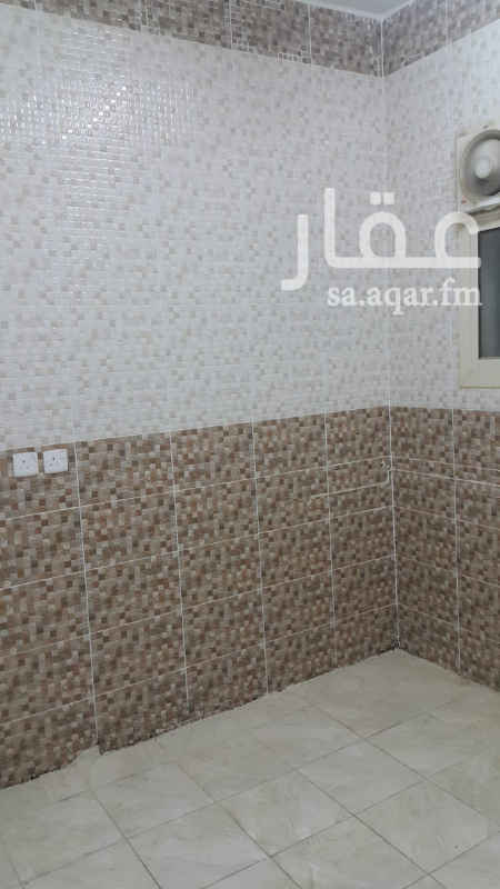 1647299 متاح شقه بحي الموسي دور اول ومكونه من 2 غرفه وصاله وغرفه للمطبخ ومجلس و2 حمام وتمديدات المكيفات شباك والكهرباء مستقله والمياه مستقله ويتحملها المالك والشقه ليها مدخلين ... والمبلغ المطلوب 1300 شهريا او 13000 سنويا ... للتواصل معنا يرجي الاتصال علي الرقم 0558152050 او واتس علي نفس الرقم