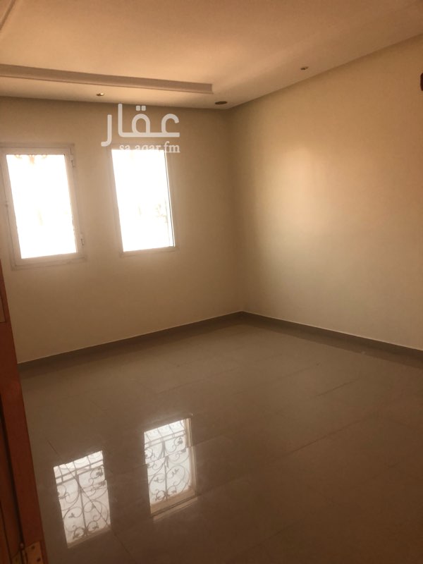 1702542 درج داخلي للايجار مدخل سياره مشب مجلس مقلط صاله مطبخ غرفتين تحت ثلاث غرف نوم فوق غرفة شغاله السعر 38الف دفعتين