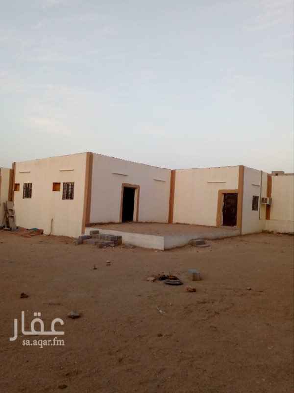 1677233 بيت شعبي للايجار يناسب العوائل والشباب مكون من غرفتين وصالة ومطبخ مؤثث ودورة مياة وحوش كبير
