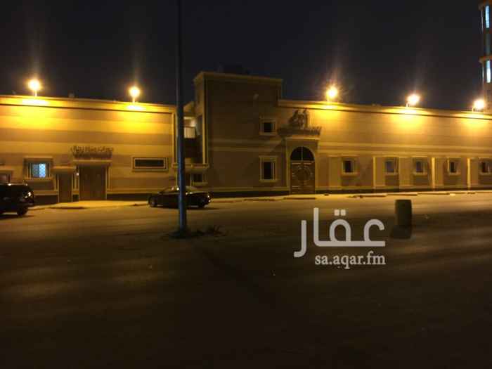 1464270 اربع فتحات بجانب بعض كل فتحه اربعه في ١٠ مواجه لجامع كبير جدا موقع مميز