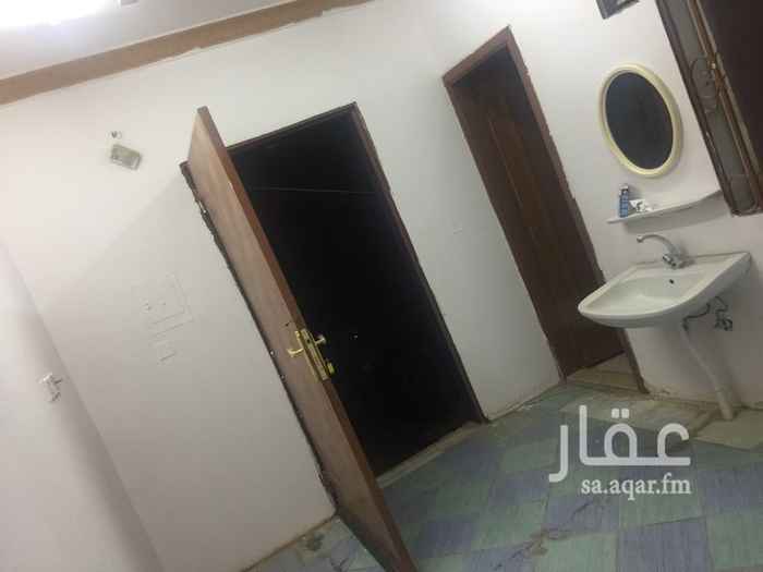 1465885 غرفه واسعه مكيف شباك مع مطبخ ودوره مياه سويت في استراحه