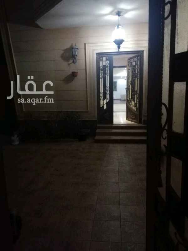 1269831 دبلكس قراش مع حوش تحت مجلس رجال وحمام صاله مجلس نساء وحمام مطبخ فوق ٤غرف نوم وصاله غرفتين ماستر وغرفتين بينهم حمام والملحق غرفتين نوم بينهم حمام والسطح