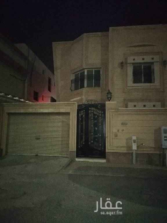 1680000 دبلكس للايجار مساحة ٢٧٠متر متصل مكيف سبلت يوجد بالدور الارضي مجلس رجال وصالة ومجلس نساء ومطبخ و٢ حمام وفوق ٤ غرف نوم غرفتين ماستر وغرفتين علي حمام والملحق غرفتين والسطح وفي حوش وقراش سيارة