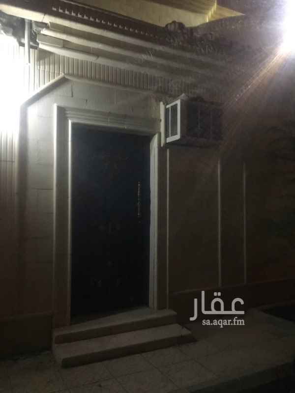 1400190 غرفة سائق للاجار ١٠٠٠ ريال شهرياً شامل الماء والكهرباء
مكونه من غرفة وحمام