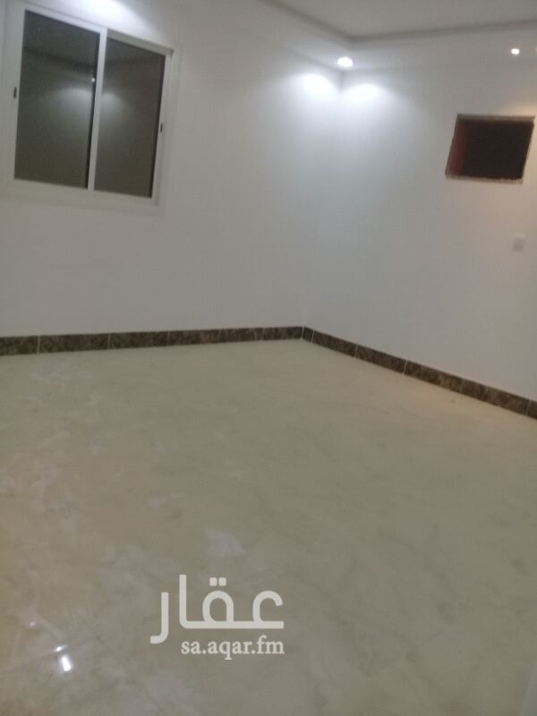 1291424 دور علوي ثلاث غرف نوم وصاله ومجلس ومجلط ومطبخ ودورتين مياه
شهري الفين ريال سنوي 22000الف