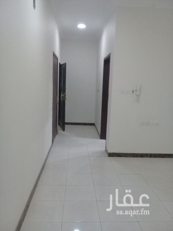 1583570 شقه دور ثاني عداد مستقل ثلاث غرف وصاله مكيفات اسبلت شهري الف ريال
سنوي عشره الف الدفع كل سته أشهر
في الرمال التعمير