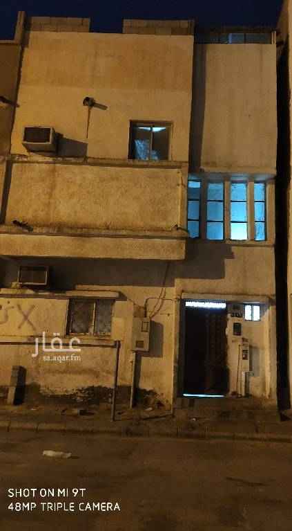 1639371 منزل مسلح في حي ثليم للبيع»
المساحه/ 90
عدد الغرف/ 8
عدد دوراة المياه/ 4
وصاله ومطبخ ،
الواجهه/ شرقيه
والشارع/ 15
المنزل مأجر/ 17,000ألف
السوم/130,000 ألف بدون احتساب رسوم المكتب
الحد/قريب للصامل
البيع مستعجللل
للتواصل 0558681822